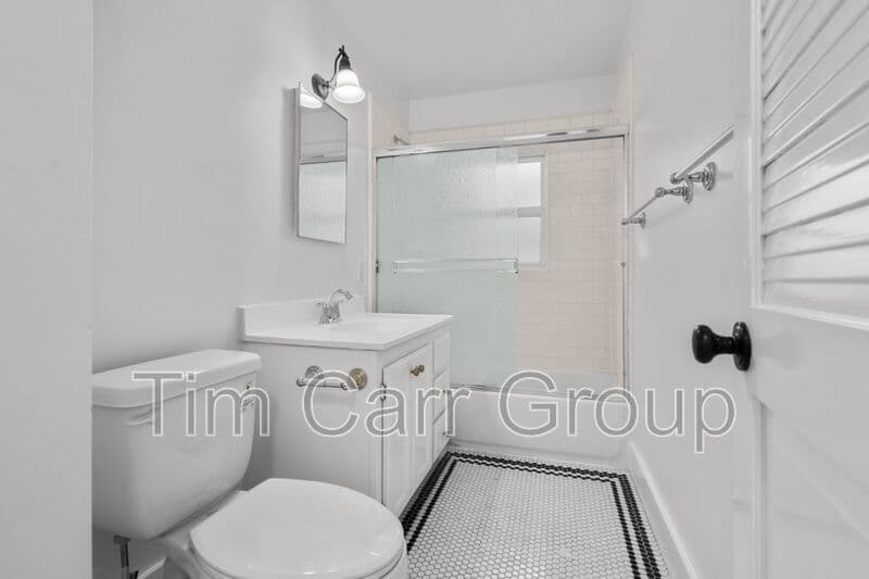 Costa Mesa Condo: 1637 Irvine Ave - H
