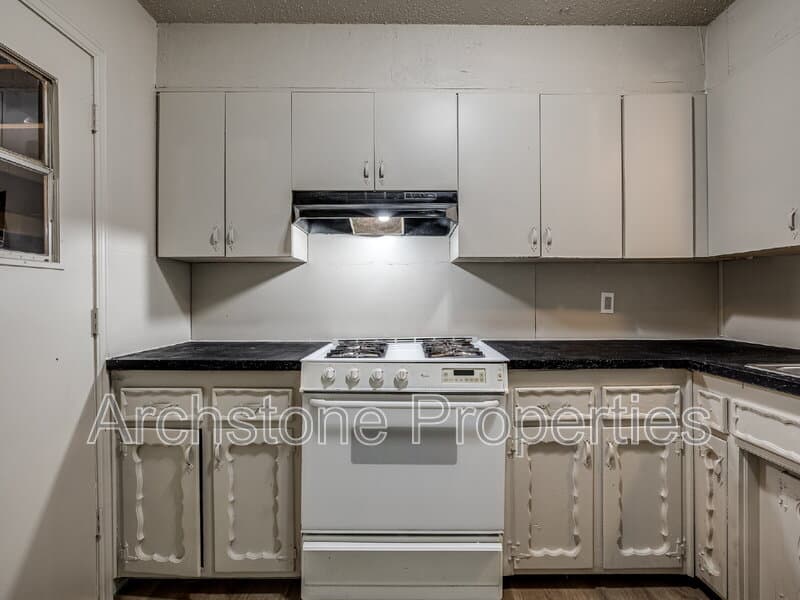 Midwest City House: 1309 Hickory Lane