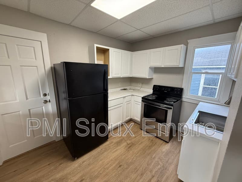Sioux Falls House: 918 w 10th st