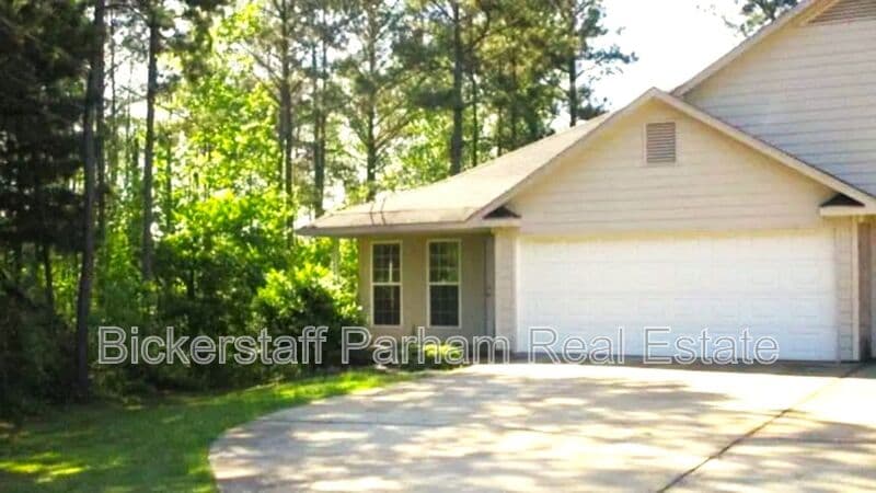 Hamilton House: 130 Mobley Court
