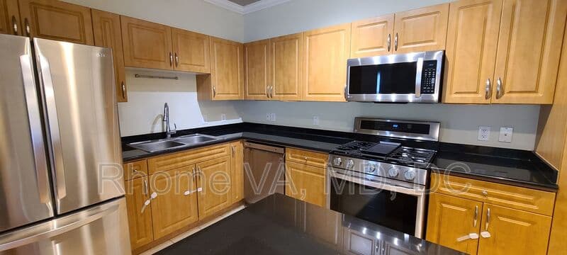 Herndon Condo: 12937 Centre Park Cir