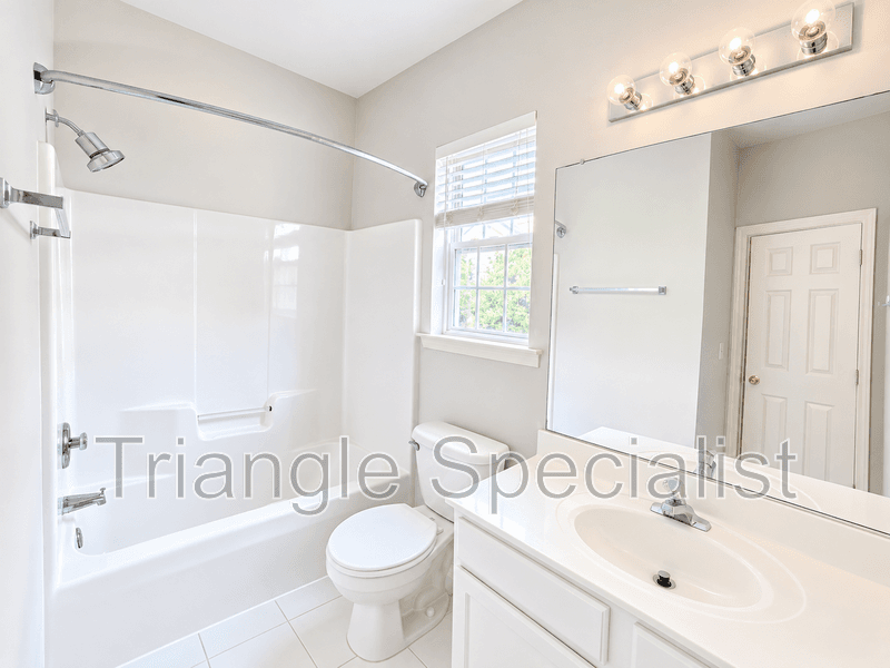 Raleigh House: 5513 Creekdale Circle