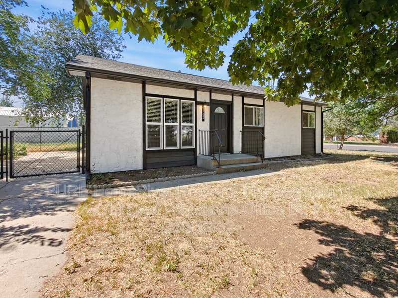 Airway Heights House: 1202 S Russell St