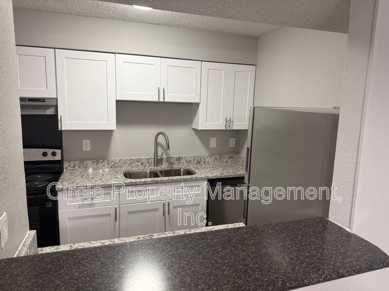 Huntsville Apartment: 2021 Highridge Drive SW