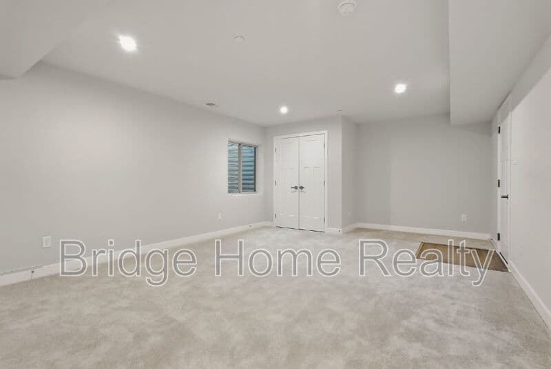 Jeannette House: 6003 Lampl Lane