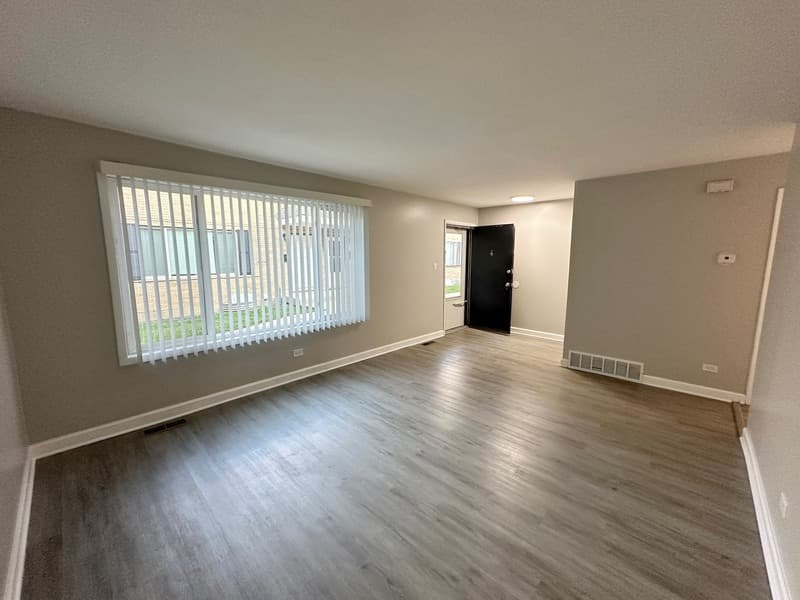 Wheaton Townhome: 1719 E Roosevelt Rd