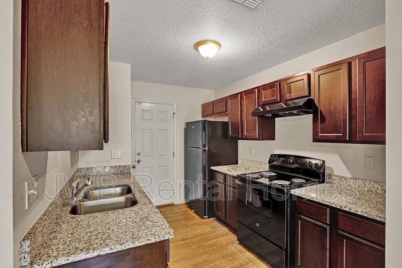 Jacksonville House: 7952 Dekle Ave