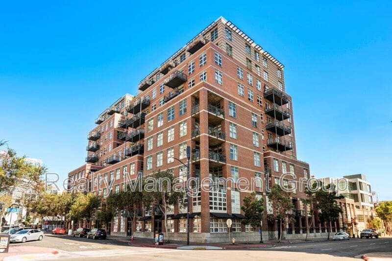San Diego Condo: 877 Island Ave