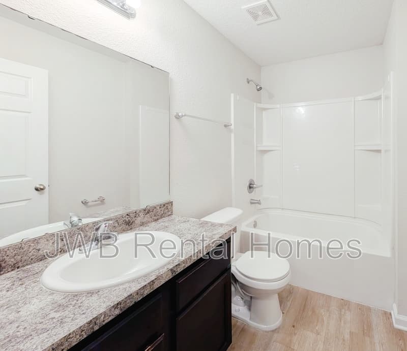Jacksonville House: 3120 20th St W