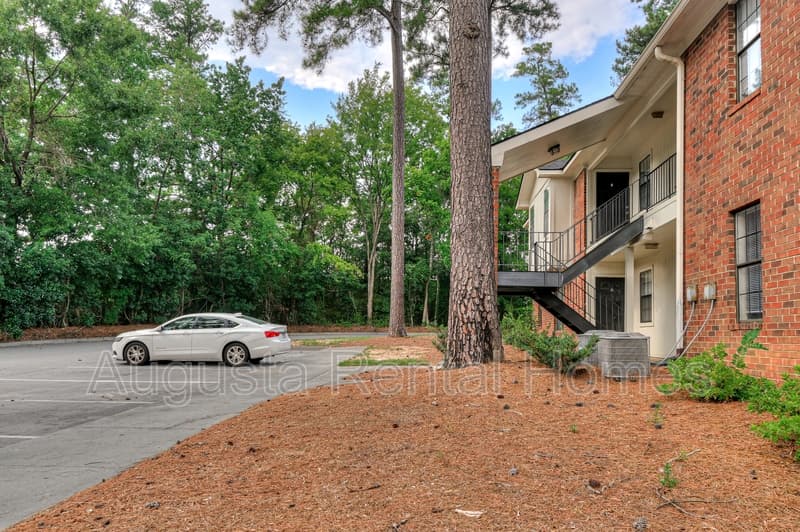 Augusta Condo: 2515 Center West Parkway - 9O