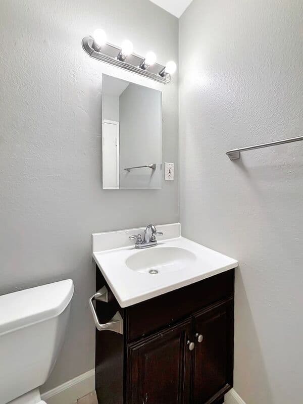 San Diego House: 3477 Aveley Place