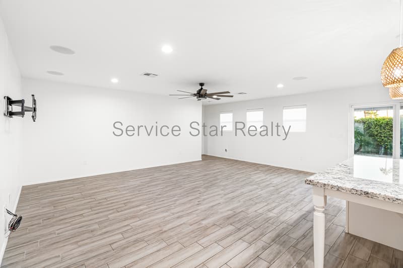 Chandler House: 1113 W Oakland St