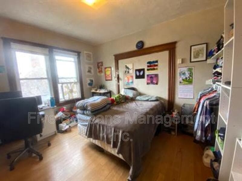 Burlington Condo: 8 Greene St - 5