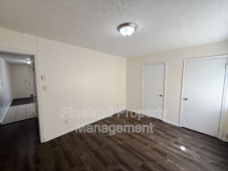 Fayetteville House: 3241 Willard Dr.