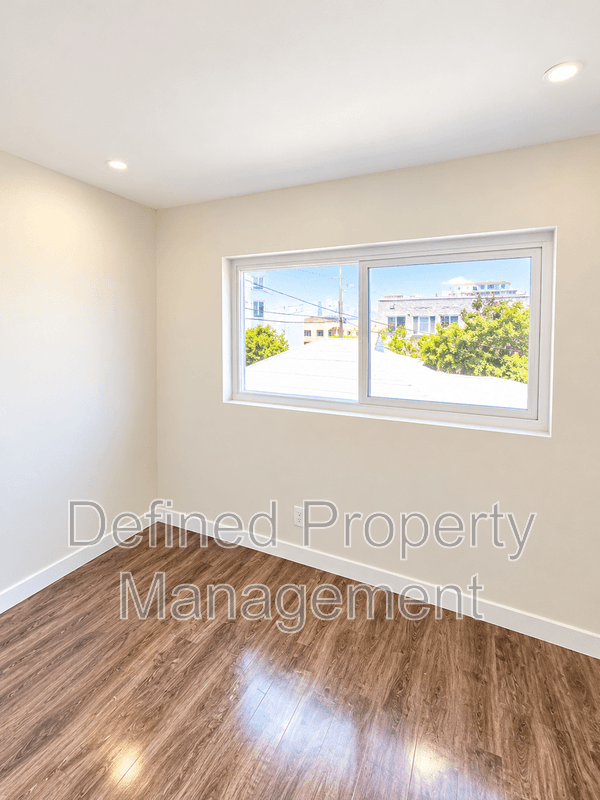 Los Angeles Condo: 5622 La Mirada Ave