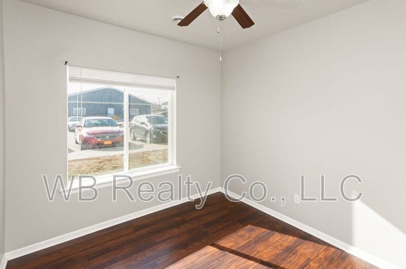 Grimes Condo: 1951 N James St