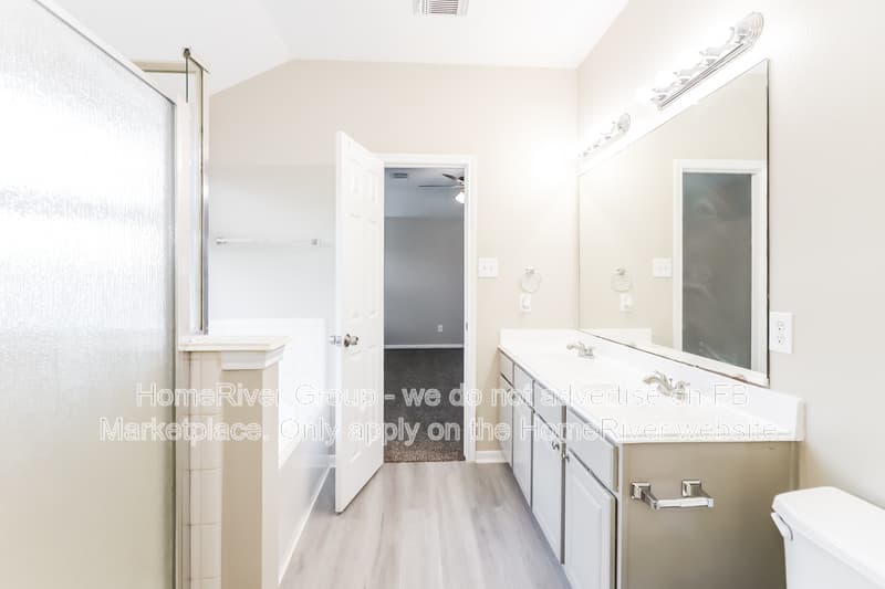 Fresno House: 2131 Chelsea Vale Dr