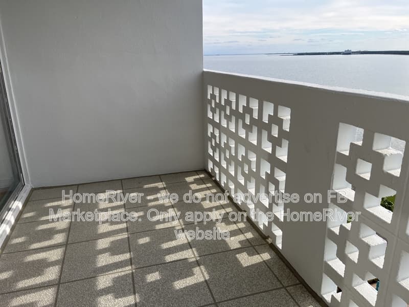 Tampa House: 2401 Bayshore Blvd