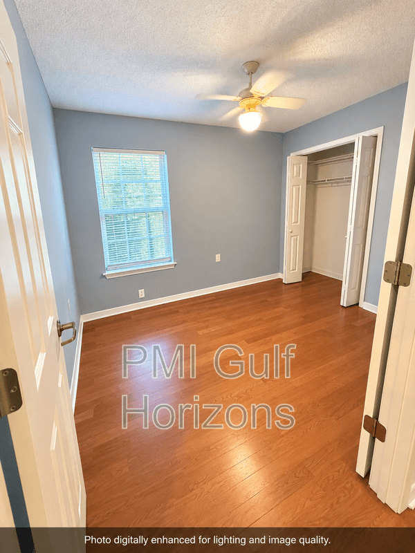 Pensacola House: 1310 Sunrunner Place