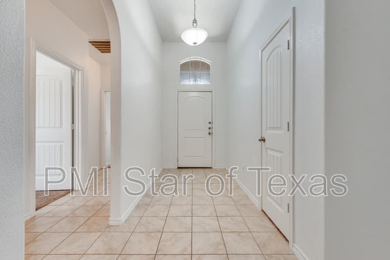 Fort Worth House: 6324 Spokane Drive