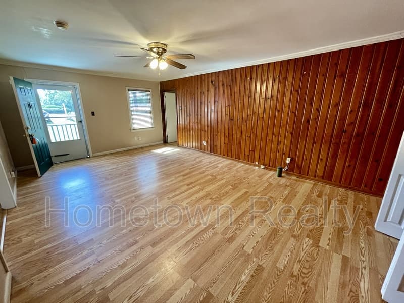 Riverdale House: 269 Valley Hill Road