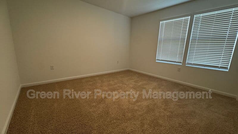 Jacksonville House: 2717 Iron Rock Ct
