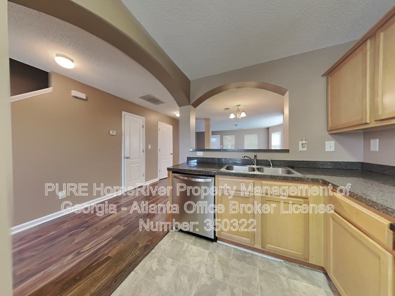Atlanta Townhome: 477 Inkberry Dr