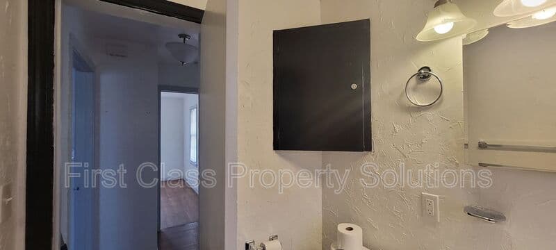 Bethany House: 6618 NW 31st St