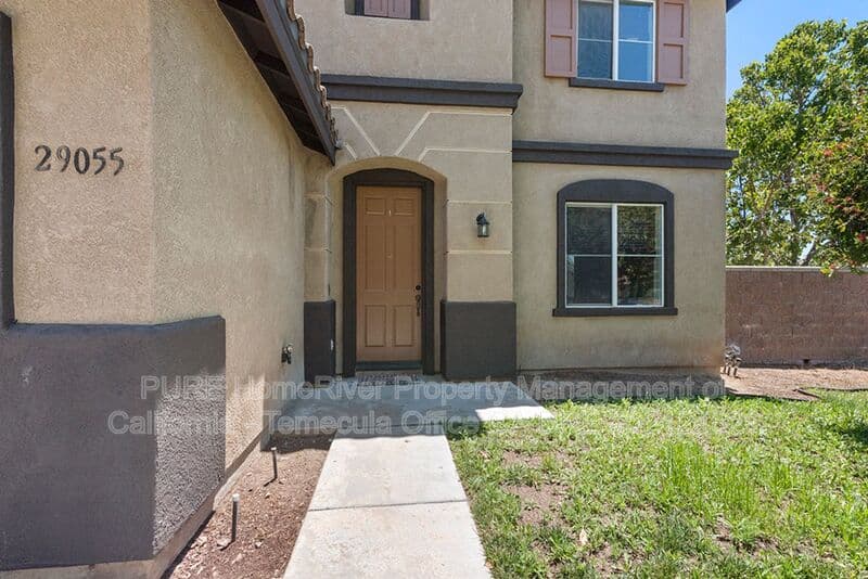 Menifee House: 29055 Emerald Cir.