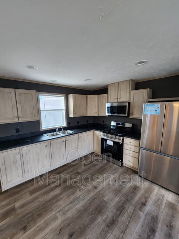 Boone House: 1901 1st St,