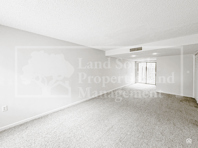 Lakeland House: 4948 Market Square