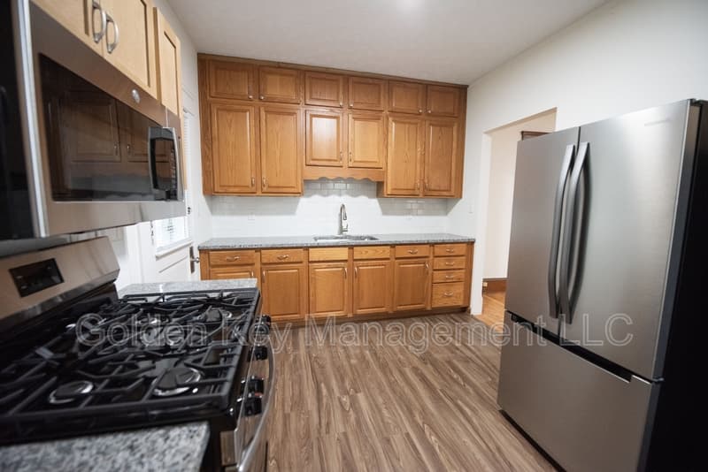 North Olmsted Condo: 5195 Dover Center Road - 1