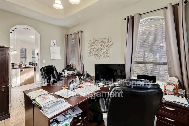 Lakeway House: 101 Cheerful Court