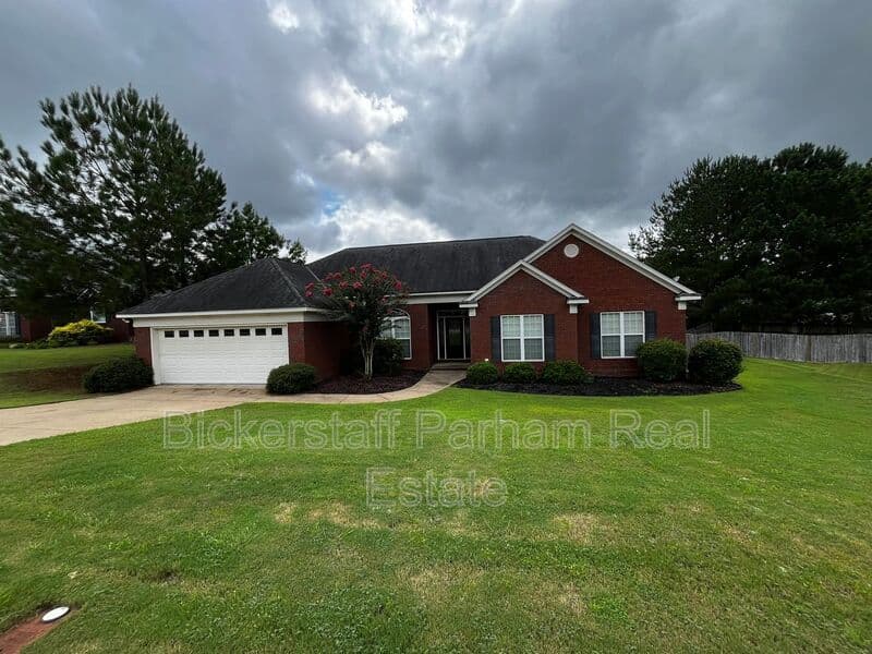 Columbus House: 7013 Imperial Way