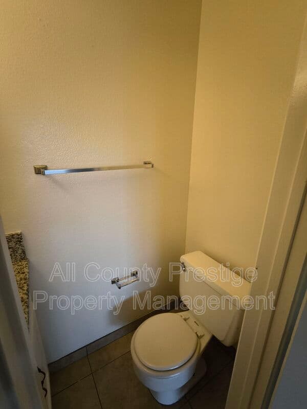 Glendale Townhome: 7524 N 47th Dr.