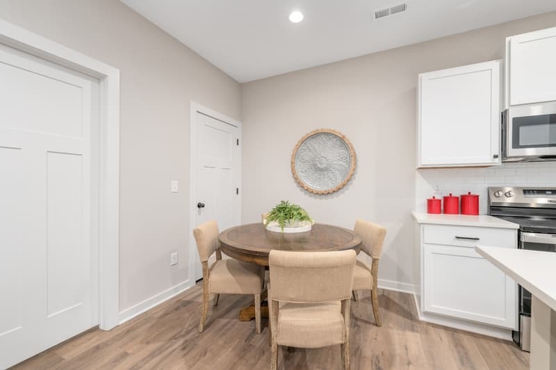 Wichita House: 2865 S Cedar Crest Ct Unit 200