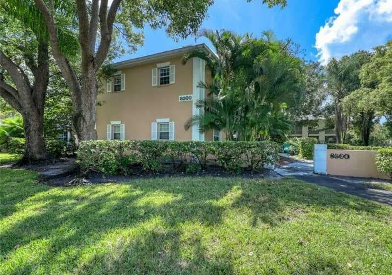 Seminole Condo: 8300 Bardmoor Boulevard - 210