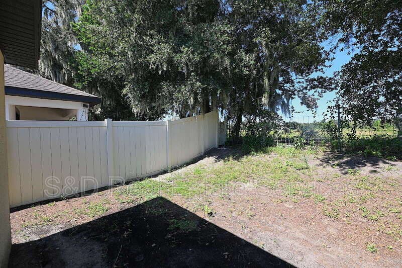 Lakeland House: 2238 Caspian Dr