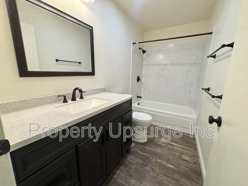 Red Bluff Condo: 905 Lakeside Dr