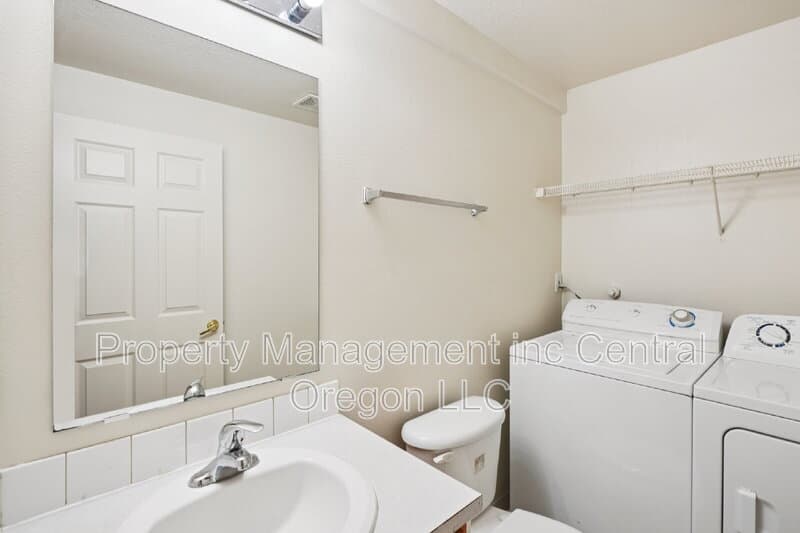 Hubbard Townhome: 2110 Baines Blvd