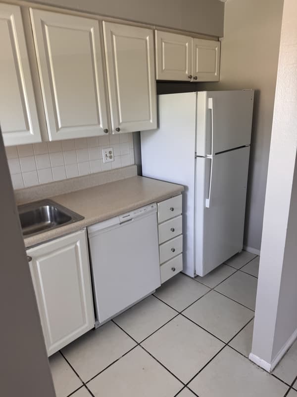 Sarasota Condo: 2481 8th Street #69