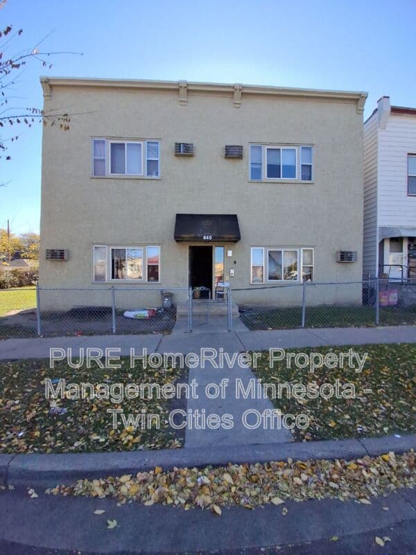 Saint Paul Apartment: 840 Beech St