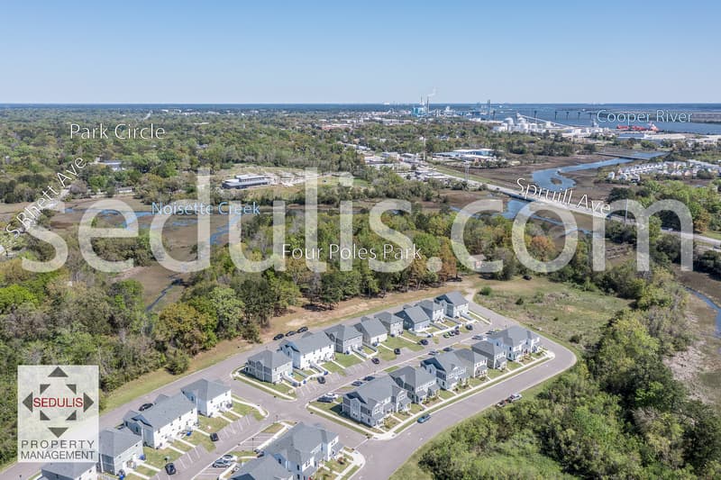 North Charleston House: 3923 Four Poles Park Drive