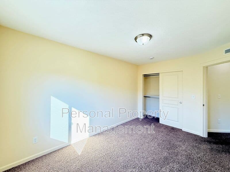 Vancouver House: 137 NW 76th St