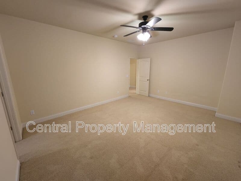 Simpsonville House: 265 Meadow Blossom Way