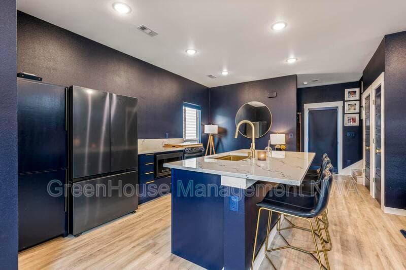 Bentonville House: 1041 Ventnor Ave