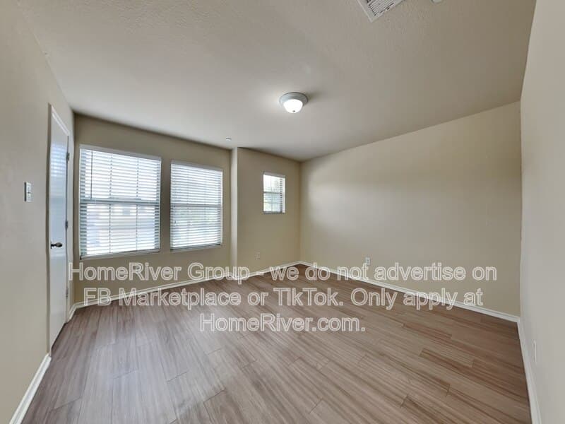 Allen Townhome: 1127 Sophia St
