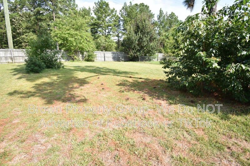 Fayetteville House: 6897 Kingsgate Dr