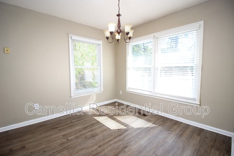 Calera House: 120 Southern Hills Circle