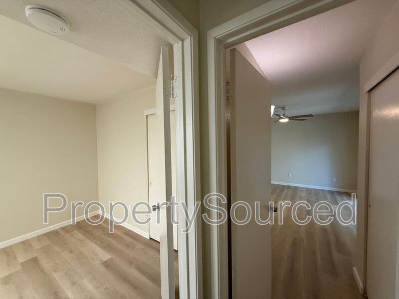 Modesto House: 317 De Vega Ct